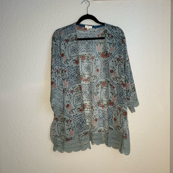 Other - Mason & Belle 🩵 Floral Lace Kimono